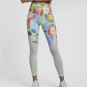 Nike Dri-FIT Multicolor Tropical Print Leggings Size Small